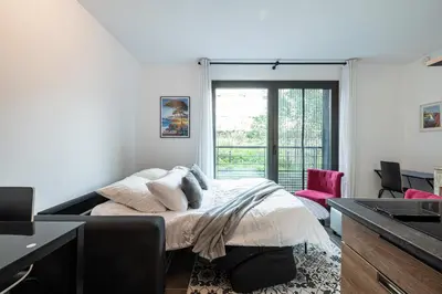 Un ou plusieurs lits dans un hébergement de l'établissement New listing - 1 Bed Apt,Air-Con,Beach access,Sea