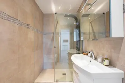 Salle de bains dans l'établissement Capleouna Le Saint-Alexandre