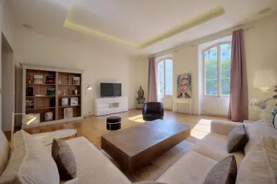 Télévision ou salle de divertissement dans l'établissement IMMOGROOM - T5 de standing - 130m - Terrace - Parking - AC