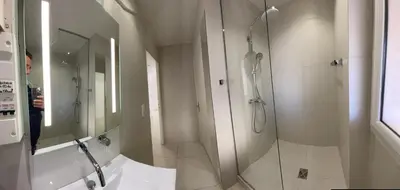 Salle de bains dans l'établissement Renovated Cannes Centre Banane balcon