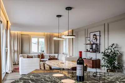 Coin salon dans l'établissement Villa sur le toit, duplex, 5 pièces 160m2, piscine