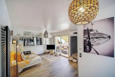Coin salon dans l'établissement Beautiful 28m2 studio with balcony