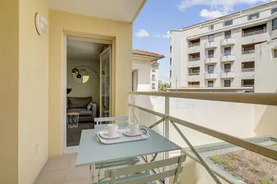 Balcon ou terrasse dans l'établissement Le galet, appartement de standing, hyper centre, parking privé, à 100 m de la mer