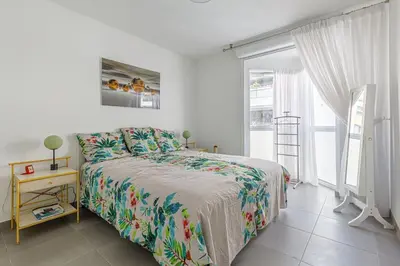 Un ou plusieurs lits dans un hébergement de l'établissement OLD - Center Antibes 2 bedroom modern place