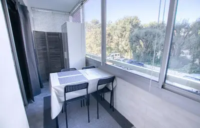 Balcon ou terrasse dans l'établissement Studio Antibes Centre ville - Parking WIFI Climatisation - LIMESTAY