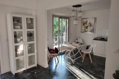 Coin salon dans l'établissement Brand new 2-bedroom apartment in Antibes with AC and sea view