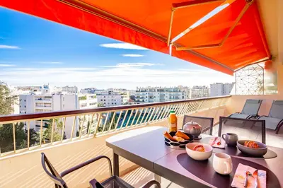 Balcon ou terrasse dans l'établissement One BDRM flat A/C-Congress/Beaches by Olidesi
