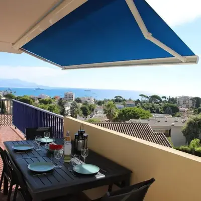 Pretty haven of peace with sea view