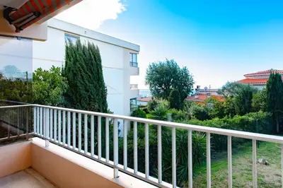 Balcon ou terrasse dans l'établissement A3 - Staywiz us -2 BDR Sea View 10 min Beach - Parking, Pool & Terrace