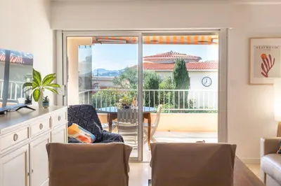 Vue générale sur la montagne ou vue sur la montagne depuis l'appartement