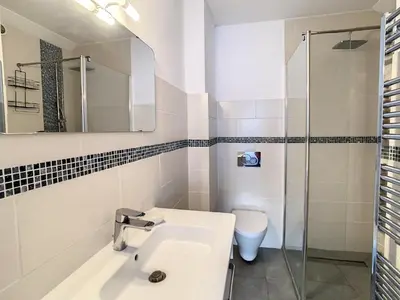 Salle de bains dans l'établissement Appartements centre ville Cannes