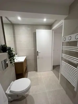 Salle de bains dans l'établissement Studio proche plage et vieil Antibes + Parking