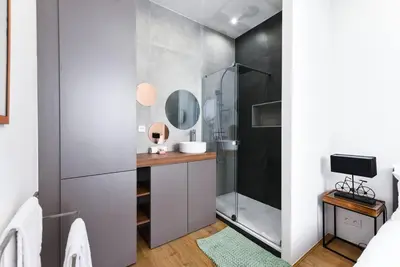 Salle de bains dans l'établissement 3 DAUMAS - Superbe appartement 2 chambres hyper centre Cannes