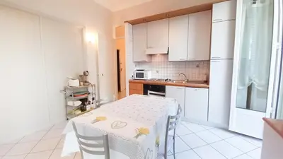 Cuisine ou kitchenette dans l'établissement Mimosa 1