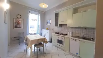 Cuisine ou kitchenette dans l'établissement Mimosa 2