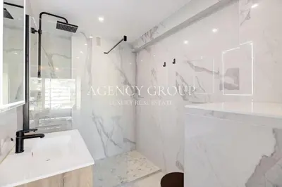 Salle de bains dans l'établissement Appartement 3P - Vue Mer - Proche de la Croisette