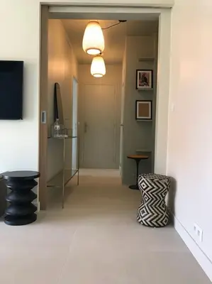Télévision ou salle de divertissement dans l'établissement Superbe Appartement Cannes - 50m2 & Terrasse - Très Proche Croisette