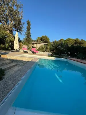 Piscine de l'établissement Villa du Parc de Vaugrenier ou située à proximité