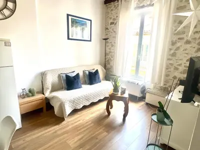 Un ou plusieurs lits dans un hébergement de l'établissement Old Antibes, one bed app, In front of the Port!