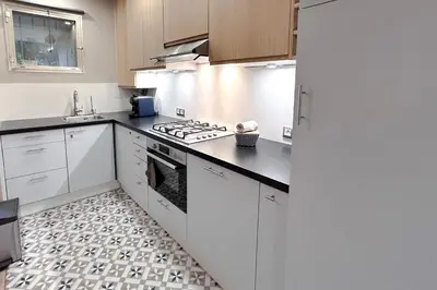 Cuisine ou kitchenette dans l'établissement EUCALYPTUS - Ground Floor with Pool Near the Sea