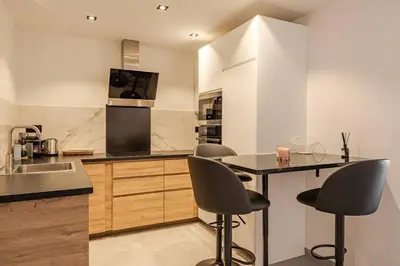 Cuisine ou kitchenette dans l'établissement Plage luxe collé à l’hôtel Martinez