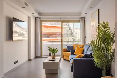 Coin salon dans l'établissement Plage luxe collé à l’hôtel Martinez