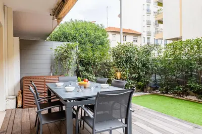 Jardin de l'établissement Downtown Cannes Apartment with Garden