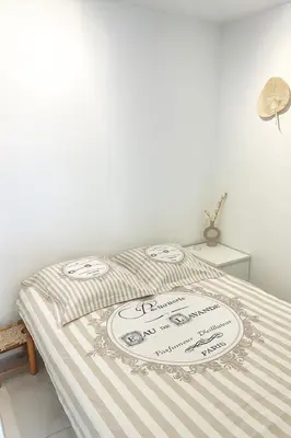 Un ou plusieurs lits dans un hébergement de l'établissement STUDIO 4 COUCHAGES - À 12 min de la plage à pied - Wifi inclus - parking et linge en option