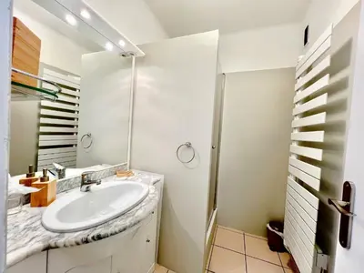 Salle de bains dans l'établissement Savannah appartement proche Carlton, by Welcome to Cannes
