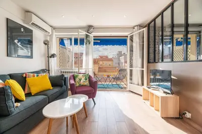Coin salon dans l'établissement 3 VIDAL - Splendide appartement 4 couchage hyper centre de Cannes