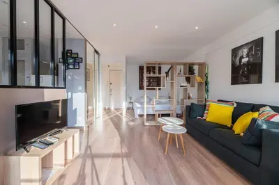 Télévision ou salle de divertissement dans l'établissement 3 VIDAL - Splendide appartement 4 couchage hyper centre de Cannes