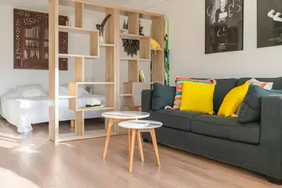 Coin salon dans l'établissement 3 VIDAL - Splendide appartement 4 couchage hyper centre de Cannes