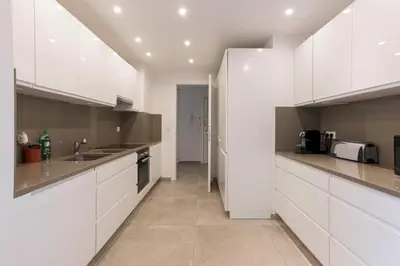 Cuisine ou kitchenette dans l'établissement Jardin d'Azur – Terrace, Calm & Croisette