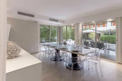 Coin salon dans l'établissement Jardin d'Azur – Terrace, Calm & Croisette