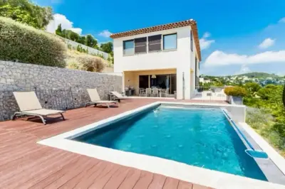 Piscine de l'établissement Villa Hélios - Vue Mer et Ville panoramique - Clim - Piscine - Luxe ou située à proximité