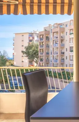 Balcon ou terrasse dans l'établissement Studio Cagnes-Sur-Mer, Bord de mer, Côte d'Azur