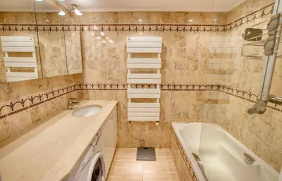 Salle de bains dans l'établissement Le Clair Golfe-Juan - T2 terrasse vue mer Parking privé WIFI - LIMESTAY