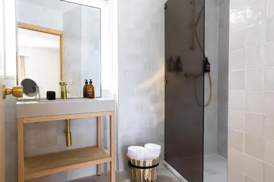 Salle de bains dans l'établissement MOB HOTEL Cannes