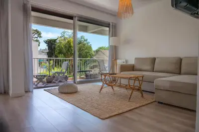 Coin salon dans l'établissement Beautiful apartment near the beach with great sea views