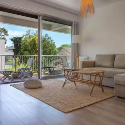 Beautiful apartment near the beach with great sea views
