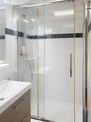Salle de bains dans l'établissement Appartement L'Etang Cannes Pointe Croisette