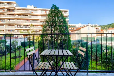 Balcon ou terrasse dans l'établissement Magnifique studio avec terrasse au cœur de Cannes