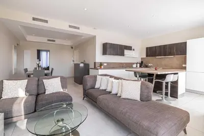 Cuisine ou kitchenette dans l'établissement Splendid apartment, Sea view, Parking - Croisette