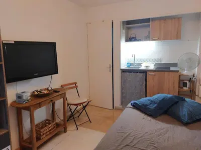 Cuisine ou kitchenette dans l'établissement Studette Pointe Croisette - Axelle Loc'Appart