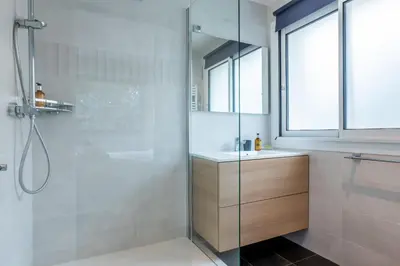 Salle de bains dans l'établissement 2-room apartment with terrace close to the center
