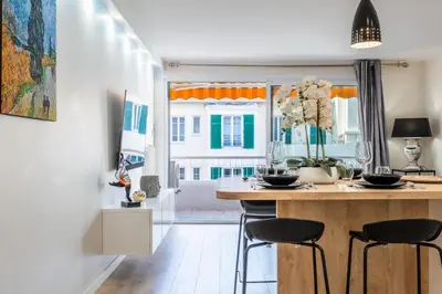 Plan de l'établissement 2-room apartment with terrace close to the center