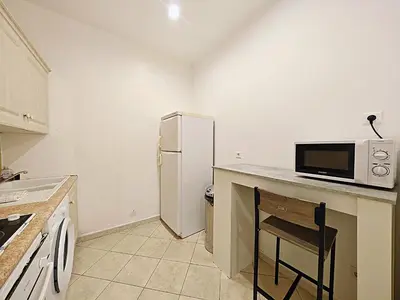 Cuisine ou kitchenette dans l'établissement Viva Riviera 11 rue Commandant André