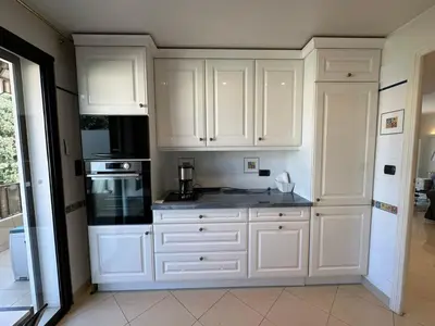 Cuisine ou kitchenette dans l'établissement A003-Magnifique appartement proche du centre de Cannes