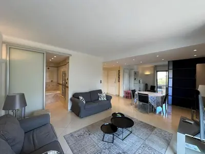 Coin salon dans l'établissement A003-Magnifique appartement proche du centre de Cannes