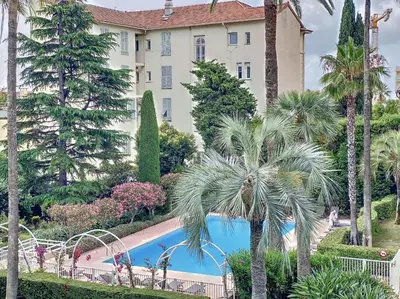 Piscine de l'établissement Cannes - 3 pieces a 15mn Palais ou située à proximité